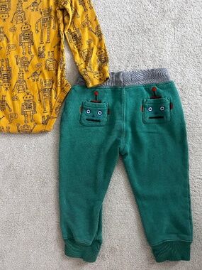 Baby Boden 2-3 robot 🤖 joggers and Carters 24m onesie